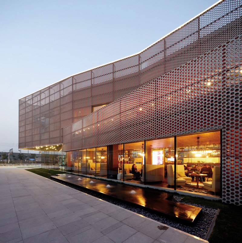 餐廳外墻沖孔鋁單板